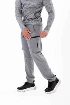 Combo deportivo!! Pantalon Negro +pantalon cargo Gris - comprar online