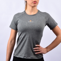 Conjunto Mujer! Remera Deportiva + Calza Tiro Alto - comprar online