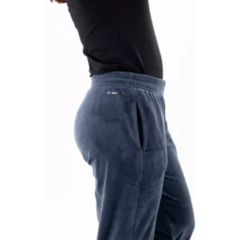 Combo Dama! Campera Negra + Pantalón Plush - PASION AL DEPORTE