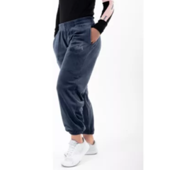 Combo Dama! Campera Negra + Pantalón Plush - comprar online