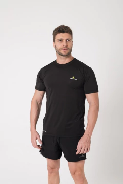 Imagen de Remera Deportiva Negra Rehodry Hombre + Short Cargo C/Bolsillos Shcargo