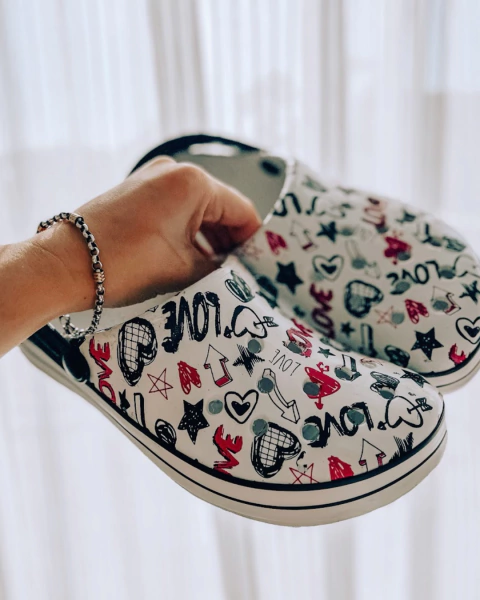 Zueco Grafiti estampado