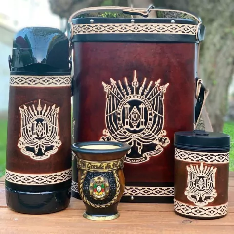 Kit Chimarrão Tradicional em Couro