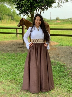 Saia de suede marrom com faixa de flor de lis