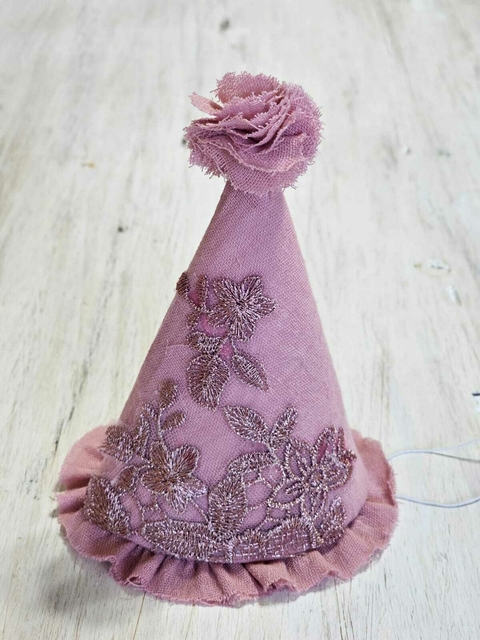 Bonete Pre Añito Rosa viejo aplique (medio)