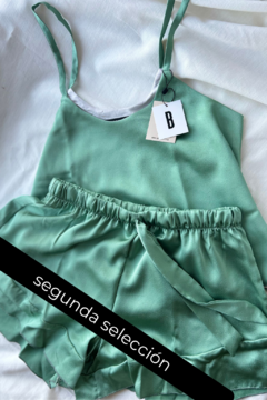 SEGUNDA SELECCIÓN - Conjunto short y blusa crepe verde liso