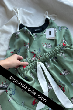 SEGUNDA SELECCIÓN - Conjunto short y blusa crepe verde peces