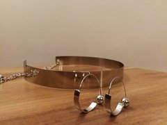 Cinturón metálico plateado o dorado en internet