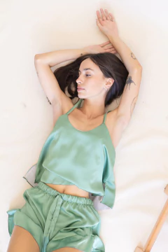 Conjunto short y blusa crepe verde liso en internet