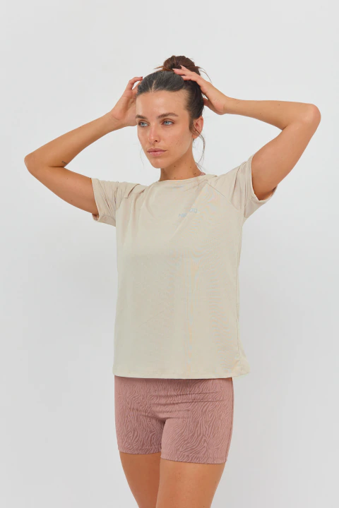 REMERA MESH CREMA