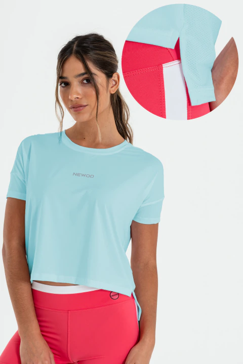 REMERA BOXY CELESTE