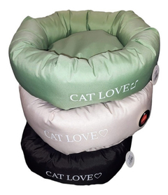 Moises Cat Love | BRAKKO