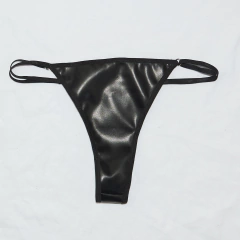 Conjunto lencería de cuero elastizado en internet