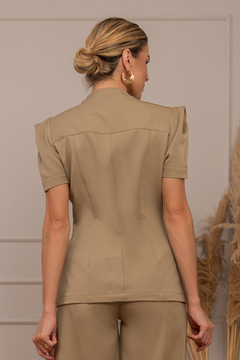 Blusa Yasmin Ocre - Vista Branco Jalecos
