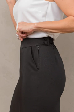 Saia Paola Preta - Vista Branco Jalecos