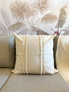 ALMOHADON NIDO FLECOS VERTICALES 60X60