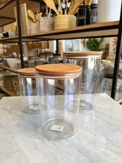 RECIPIENTE DE ACRILICO TAPA DE MADERA 900ML (4 medidas)