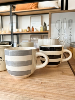 MUG RAYAS GRIS 280ML en internet