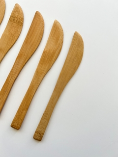CUCHILLO PARA UNTAR DE MADERA 16CM - comprar online