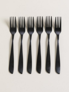 SET X6 TENEDOR DE MESA LISBOA NEGRO MATE 20CM en internet