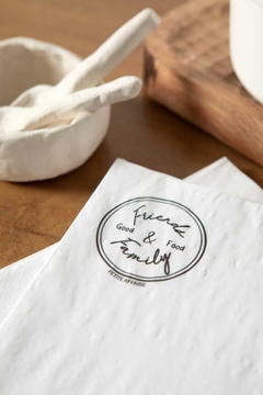 SERVILLETAS DE PAPEL FRIENDS & FAMILY X25 - comprar online