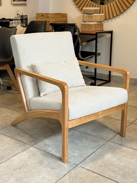 SILLON SENKA CHENILLE BEIGE BASE NATURAL - comprar online