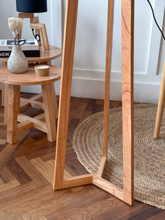 LAMPARA DE PIE MALMO BASE CRUZADA NEGRA - DecoHome