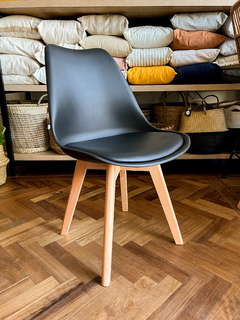 SILLA TULIP NEGRA