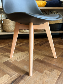 SILLA TULIP NEGRA en internet