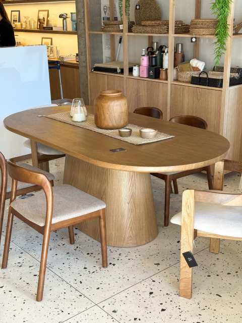 MESA VERA OVAL ROBLE 2X1