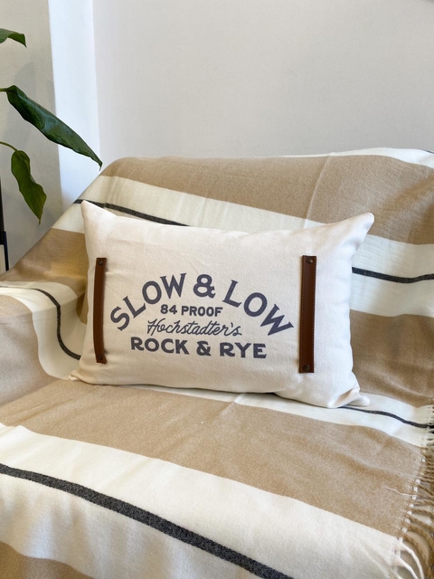 ALMOHADON SLOW AND LOW CON MANIJAS 40X60