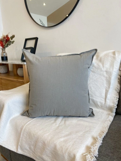 ALMOHADON GRIS ELEFANTE CON PESTAÑA 60X60