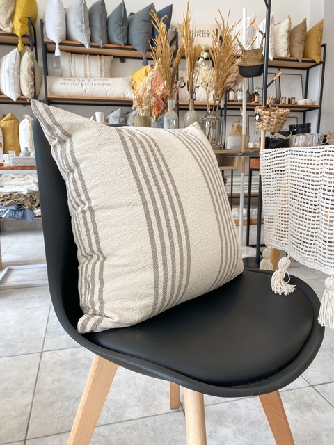 ALMOHADON PETRA CINCO RAYAS HABANO 50X50