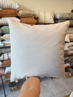 ALMOHADON MULTIRAYA HABANO 60X60