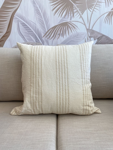 ALMOHADON PETRA CINCO RAYAS ARENA 60X60