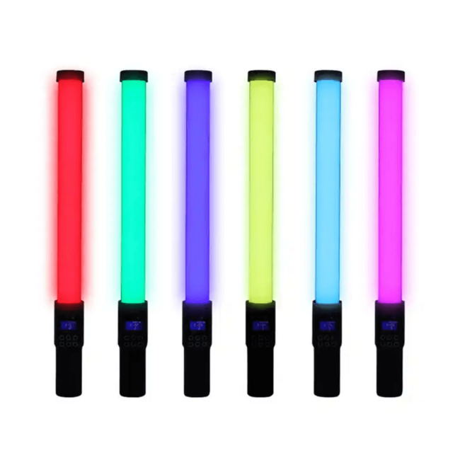Iluminador Bastão LED Mamen SL-B03 com Bandoor e Controle Remoto (20w / RGB HSV 360°/ 8000mAh / ICR>95 - TLCI>95 / Até 6HS de Bateria) - comprar online