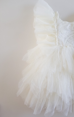 Hada beige dress en internet