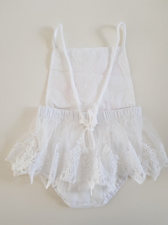 Pañalero white little butterfly en internet