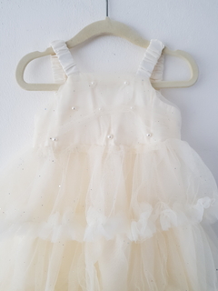 Beige dress one en internet