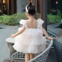 White dress girl - comprar en línea