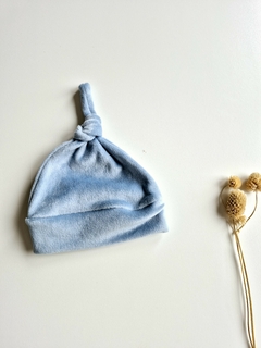 Gorrito de PLUSH ♥ CELESTE - comprar online