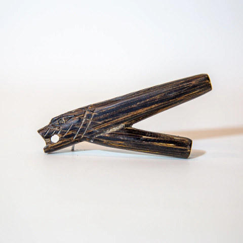 Kuripe · En madera de Chonta, Serie Animales - Auto-aplicador de Rapé