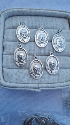 MEDALHA ITALIANA PADRE PIO na internet