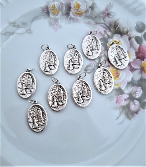 MEDALHA ITALIANA NOSSA SENHORA DE LOURDES/SANTA BERNADETTE