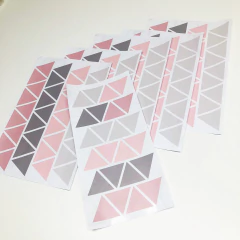 Adesivos Triângulos Cinza e Rosa 4,5cm