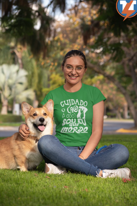 Camiseta Cuidado o cão é dócil sou eu que mordo
