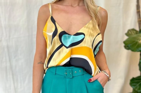 MUSCULOSA ESCOTE V ESTAMPADA (16034) - comprar online