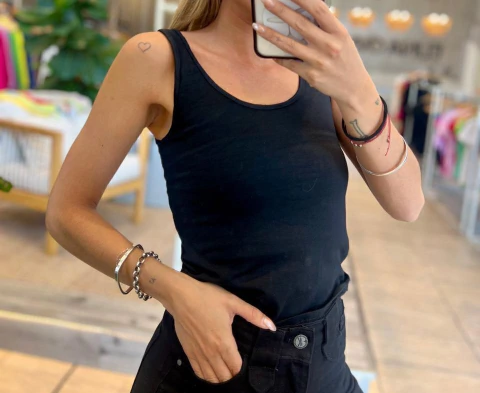 MUSCULOSA ESCOTE U (EO01090) - comprar online