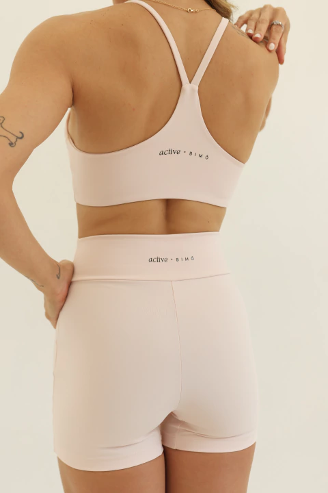 Short Cibelle na internet