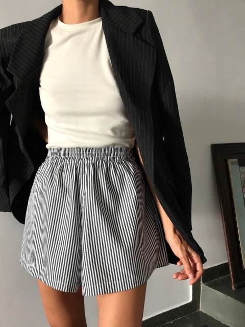 SHORTS VERANO RISCA FINA P&B